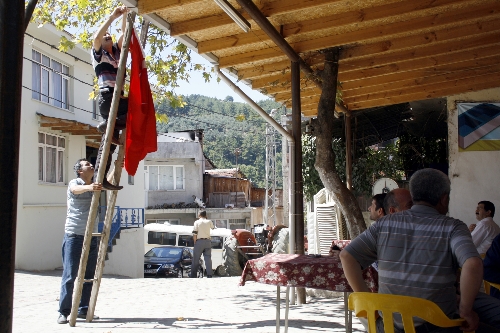 Şehit annesi ambulansla hastaneye kaldırıldı (2)