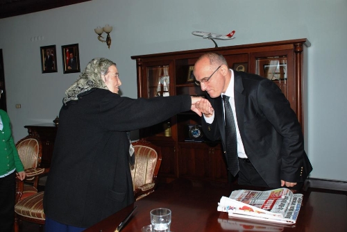 Şehit annesinden Vali Özçimen'e ziyaret