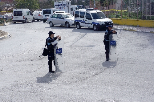 Şehit polis karakoldan dualarla uğurlandı