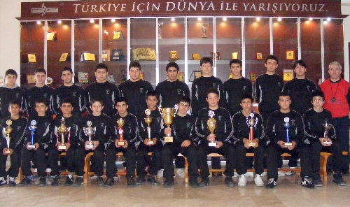 Şehzade öğrencisi Çubuklu, Rize'de Türkiye adına güreşecek