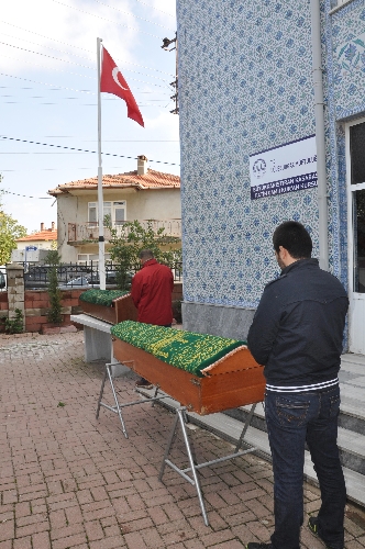 Selde hayatını baba ve oğlu toprağa verildi