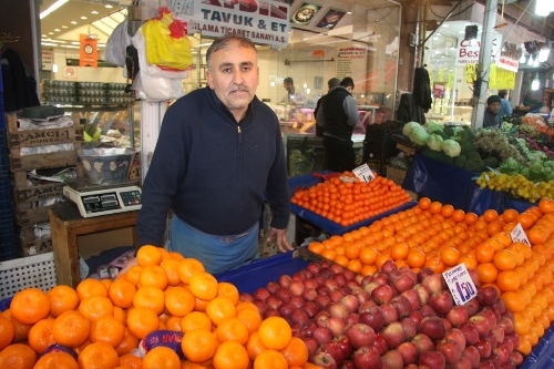 Sera ürünleri tezgahlardaki yerini aldı, fiyatlar tava yaptı