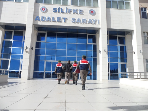 Seri hırsız bir saatte yakalandı