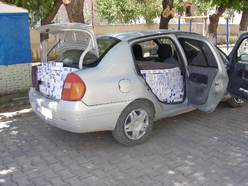 Sigara kaçakçısı kaçamadı