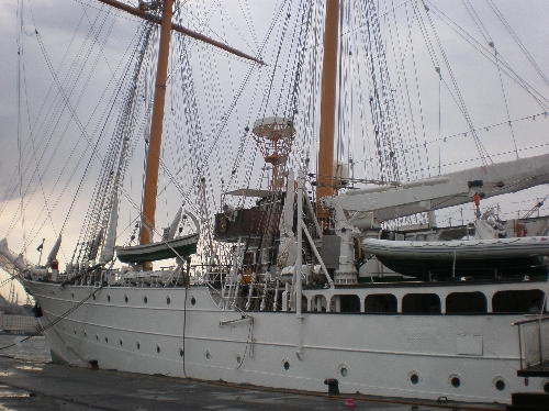 Şili askeri eğitim gemisi İstanbul'da