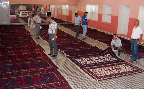 Sındırgı'da en güzel Yağcıbedir halısı seçildi