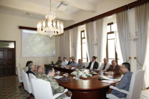 Sınır hattındaki hareketlilik Hatay Valiliği'nde masaya yatırıldı