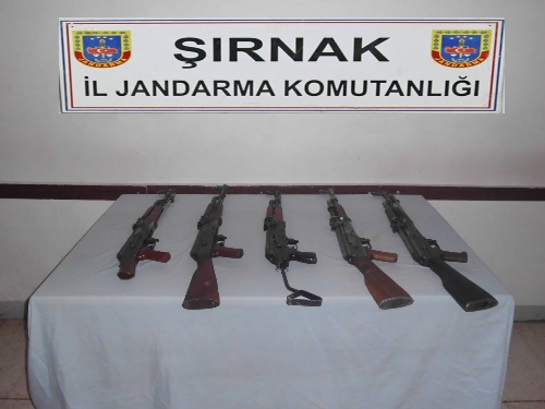 Şırnak Uludere kırsalında yere gömülmüş halde mühimmat bulundu