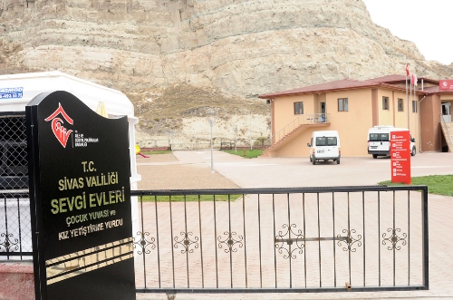 Sivas Sevgi Evleri'ne kaya tehdidi