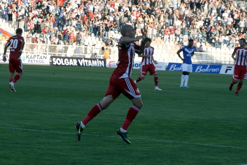 Sivasspor: 1 - Kasımpaşa: 0 (İlk yarı)