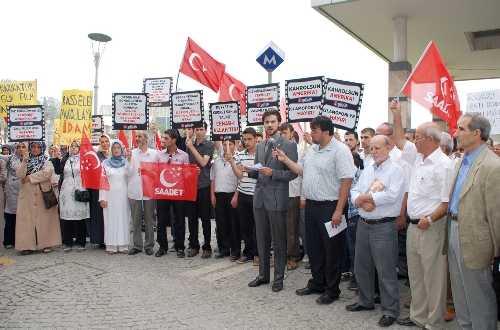 SP'li gençler, İslam'a hakaret içeren filmi protesto etti