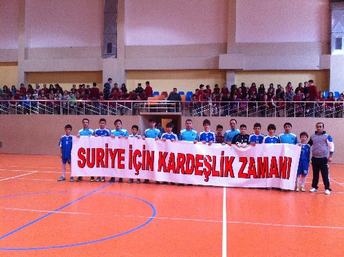 Suriye yararına futbol karşılaşması düzenlediler