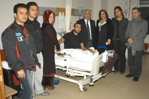 Suriyeli hastalara AK Parti'den ziyaret