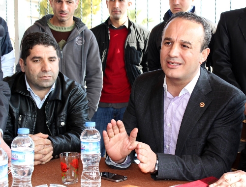 'Suriyelilere İzmir'de oy kullandırılacağı iddiası komik ve komplo teorisi'