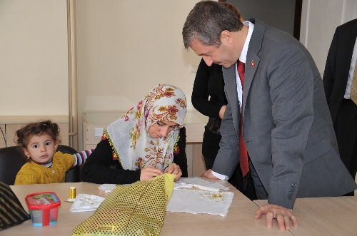 Tahmazoğlu, sosyal tesis ziyaretlerini sürdürüyor