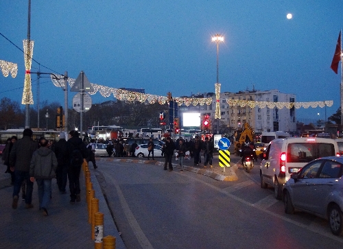 Taksim'de yılbaşı hazırlıkları başladı