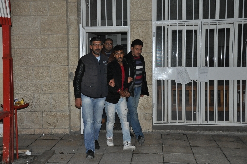 Tarsus'ta 13 iş yerini soyan şüpheli yakalandı