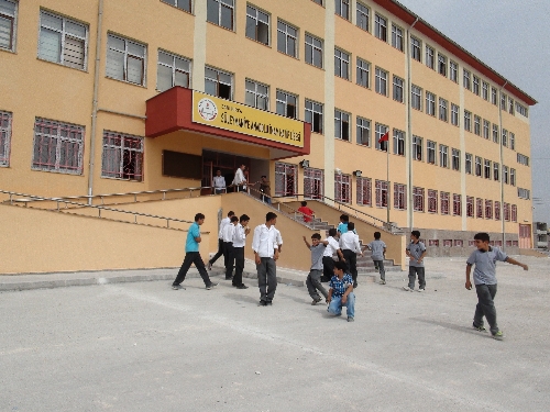 Taşıma suyla eğitim görüyorlar