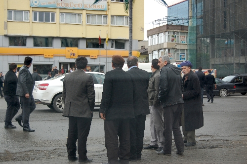 Tatvan'da 50 kişinin karıştığı kavgada 6 kişi yaralandı