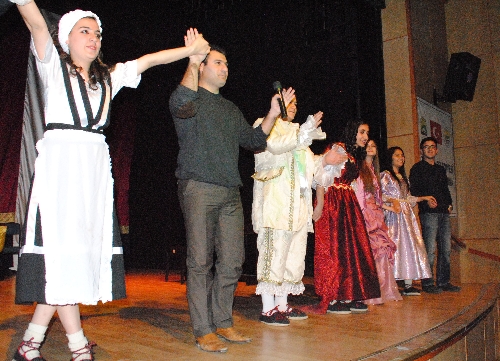Tatvan'da 'Hastalık Hastası' sahnelendi