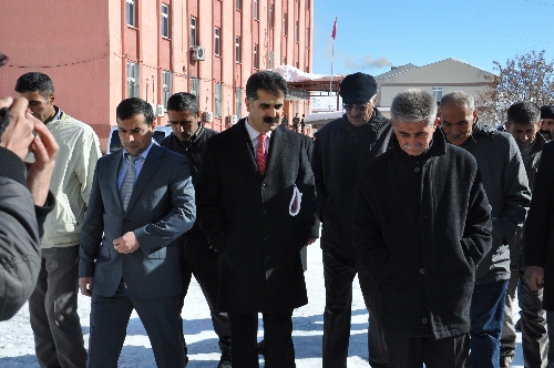 TBMM alt komisyonu üyeleri Hozat'ta incelemelerde bulunuyor