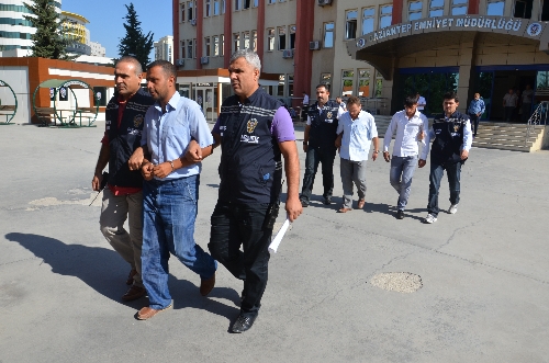 Telefonda tehditle, dolandırıcılık yapan 4 kişi yakalandı