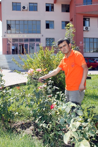 Televizyona çıkarak iş buldu, kısa sürede belediyenin maskotu oldu (Özel)