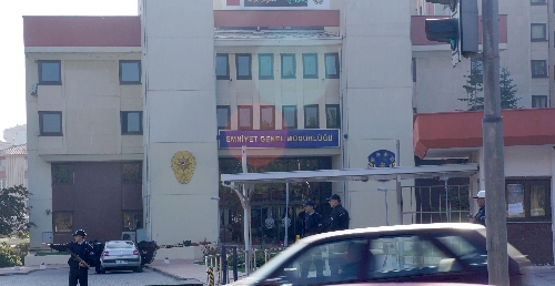 Temizlik işçisi EGM'nin ikinci katında ölü bulundu