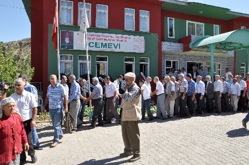 Terörist saldırıda hayatını kaybeden Fadime Acar, son yolculuğuna uğurlandı