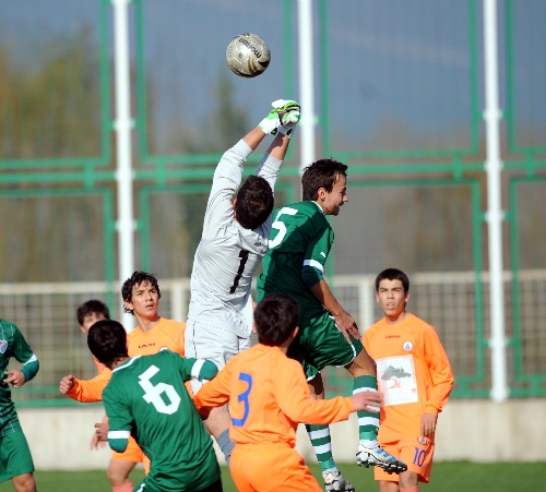 'Timsah'ın gençleri, İstanbul BBSK U-14 takımını farklı yendi