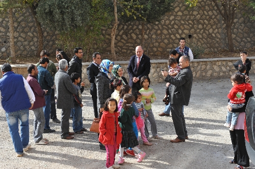 TOGEM, Afgan ve Suriyeli mültecilere kucak açtı