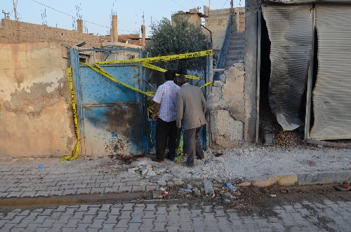 Topun vurduğu evi hırsızlar soydu