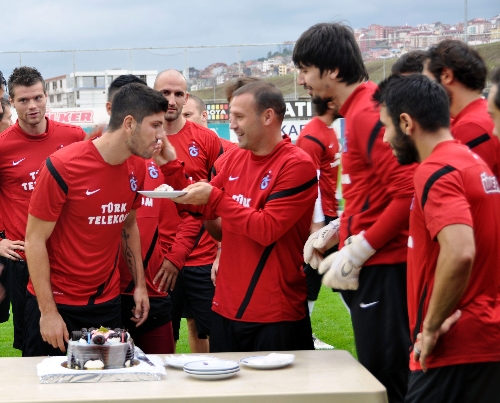 Trabzonspor'da Barış'ın doğum günü kutlandı