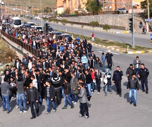 Trafik kazası kurbanı üniversiteli, gözyaşları arasında memleketine gönderildi