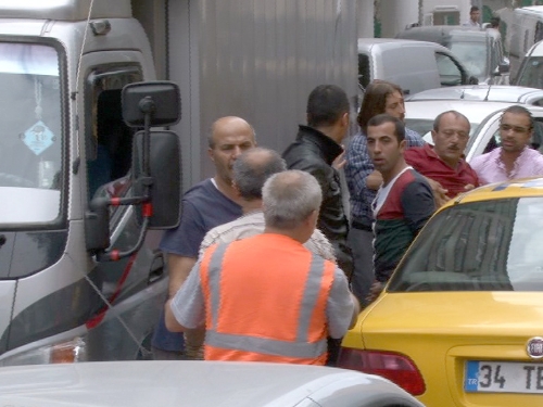 Trafikte tekme tokat kavga (Özel)