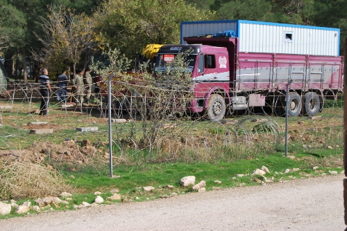 TSK, Kobani sınırına konteyner sevkiyatını sürdürüyor