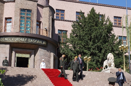 TSK: Vatandaşın desteği Mehmetçiğin azim ve kararlılığını perçinlemektedir