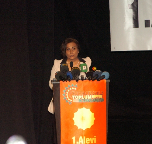 Tuğluk: AK Parti Alevileri ve Kürtleri asimile etmeye çalışıyor