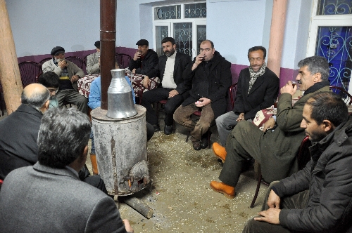 Tunceli'nde kış uykusuna yatmayan ayı köylülere saldırdı