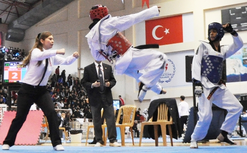 Türkiye Ümitler Tekvando Şampiyonası Alanya'da başladı