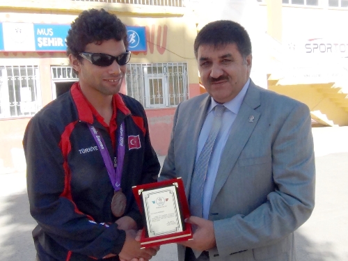 Türkiye'nin gururu Muş'un altın çocuğu