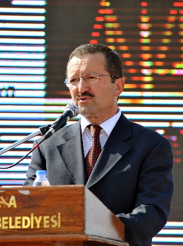 Türkiye'nin ilk 'yaya öncelikli' caddesi açıldı