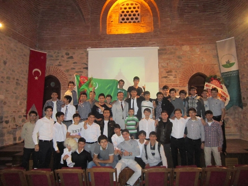 Türkmen gençler, bağımsızlık bayramını kutladı