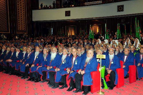 Türkmenistan'da 'Aksakallılar' toplandı
