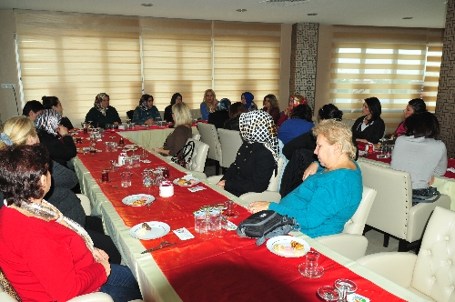 Tuzla Belediyesi, bin 700 kadını sosyal sorumluluk için tek çatı altında topladı