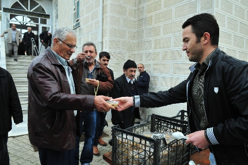 Tuzla Belediyesi'nden 4 bin paket aşure ikramı
