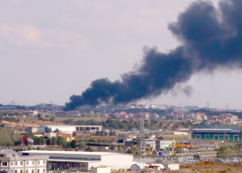 Tuzla'da fabrika yangını