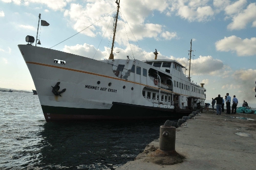 Tuzlalı gençlere deniz üstü gençlik merkezi