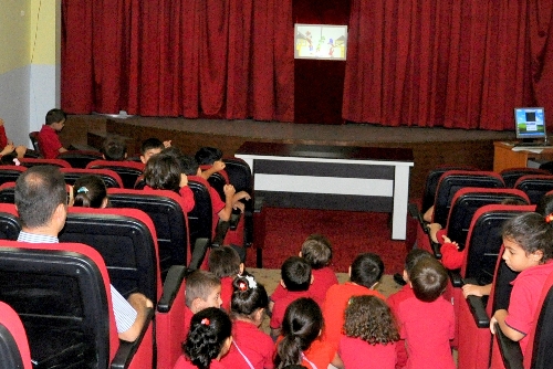 Ufuklu öğretmenler, değerler eğitimini Hacivat-Karagöz üzerinden anlatıyor