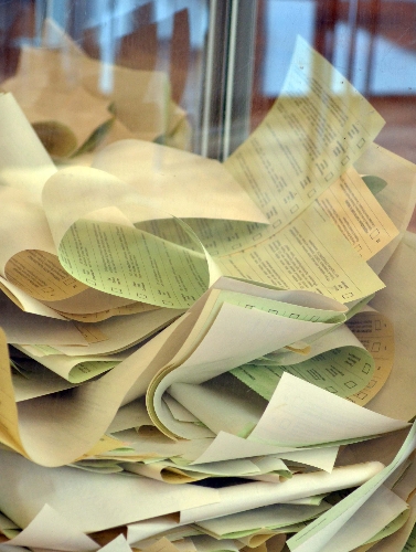 Ukrayna'da genel seçimler: Oyların yüzde 14.45'i sayıldı